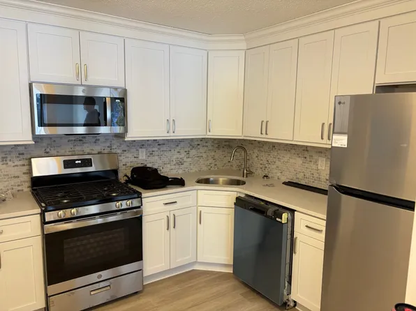 444 Danbury Ln, East Brunswick, NJ 08816