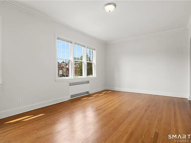 684 Farmington Ave #B6 — Photo 8