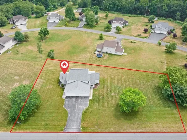 2014 Rolling Meadows Ln, Akron, OH 44312