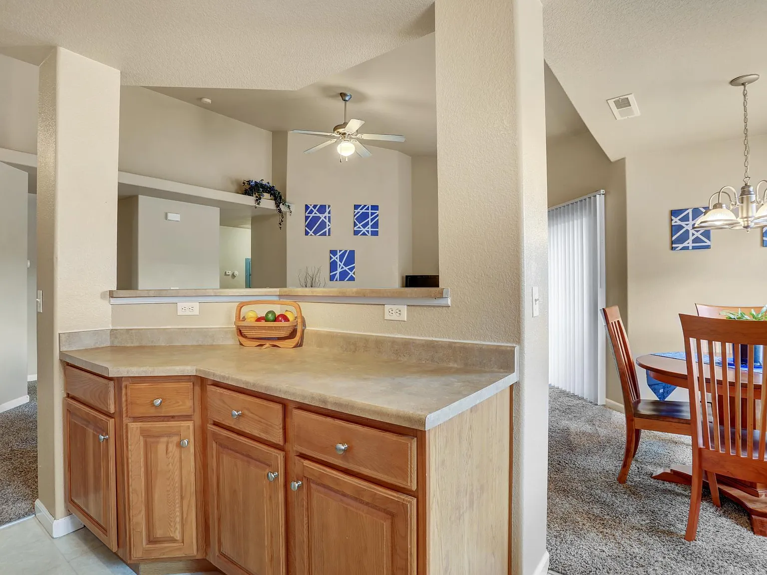 3 bed, 1243 sqft, $2,000 — Photo 4