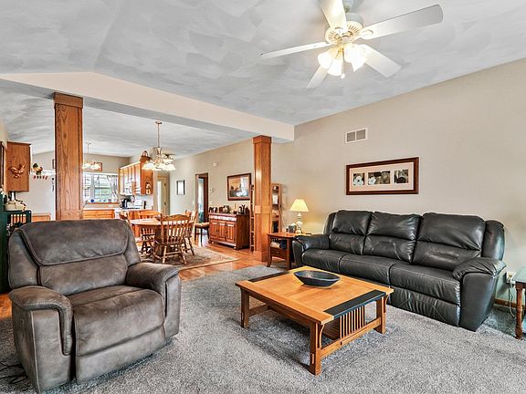 3rd image of 659 Campion Ct