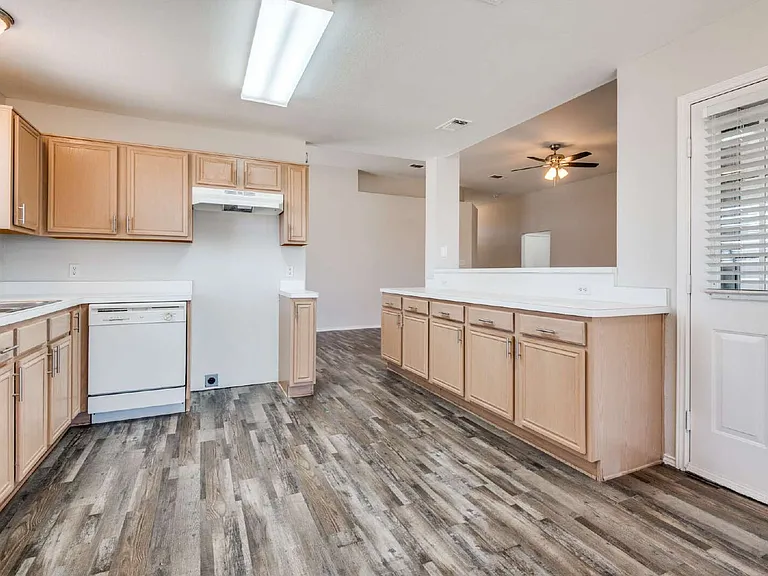 3111 Ponds Edge Trl — Photo 11