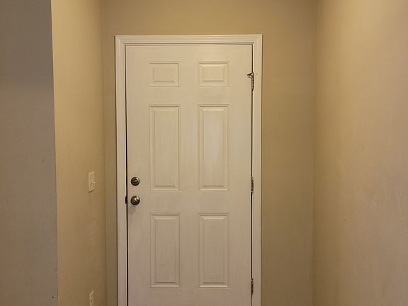 3rd image of 104 Clydesdale Ct