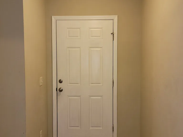 104 Clydesdale Ct — Photo 3