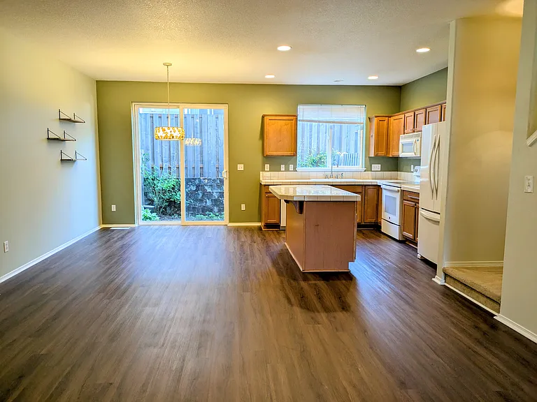 17469 SW Turning Leaf Dr — Photo 4