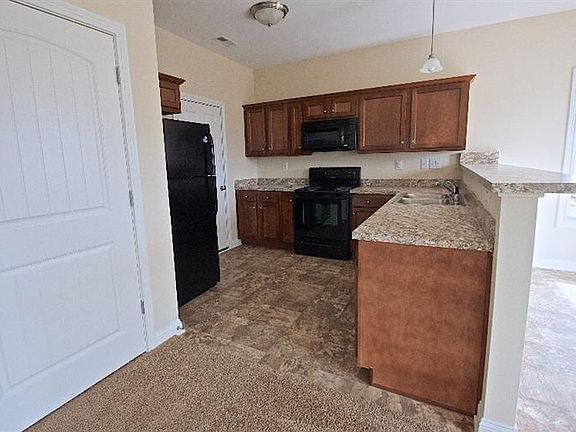 5th image of 904 Dawson Springs Way