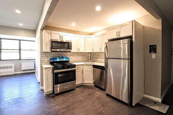 Rented by Bruma Realty LLC | media 11