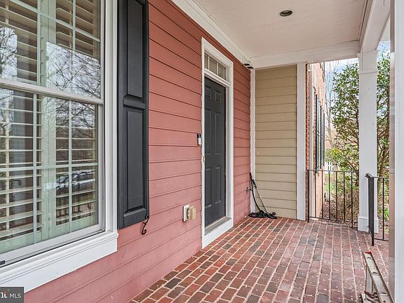 5th image of 3838 Carriage Hill Dr