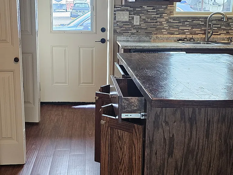 4701 Interstate Highway 30 — Photo 10