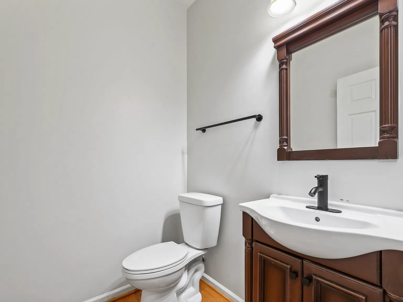 3 bed, 2.5 bath, 2732 sqft, $3,250 — Photo 3