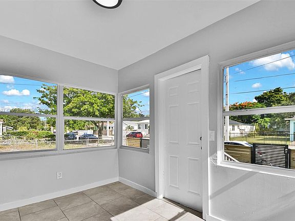 3rd image of 585 NW 51st St #0
