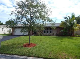 8555 NW 29th Dr, Coral Springs, FL 33065