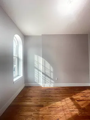 Rented by Artur Gutman, LREB | media 4