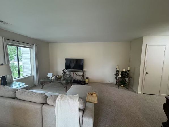 2 Avon Dr #V2