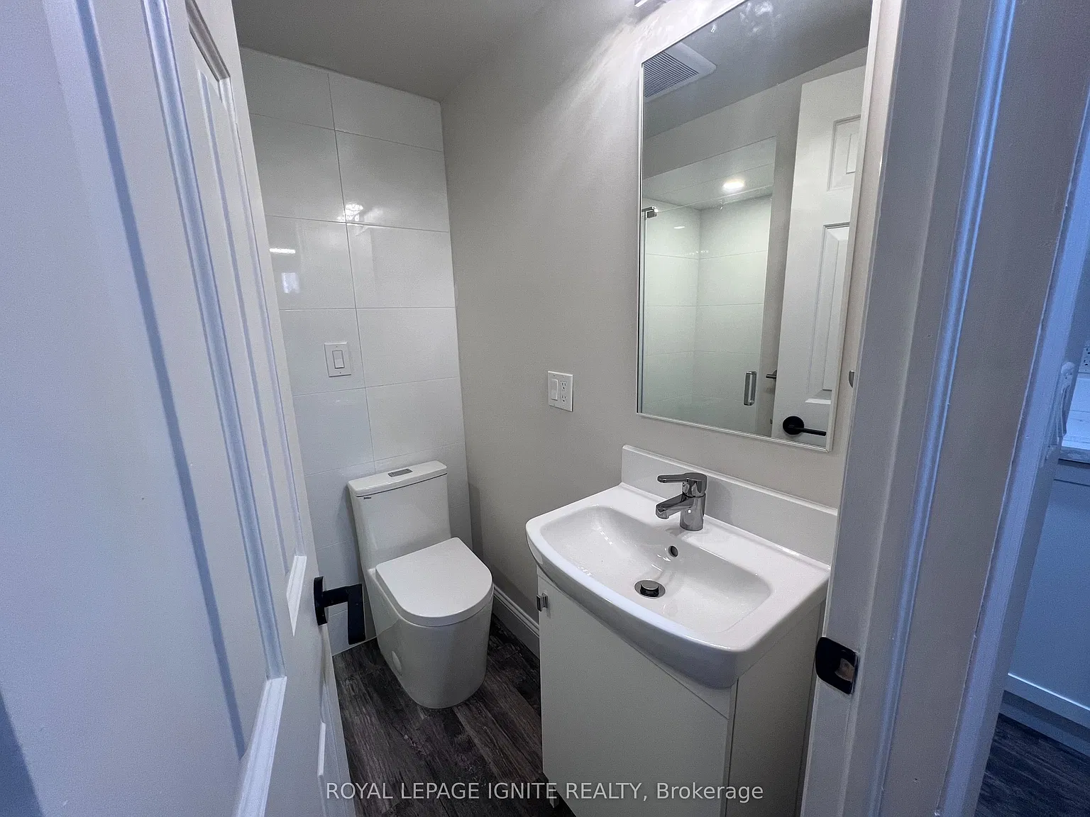 208 Rosemount Ave — Photo 3