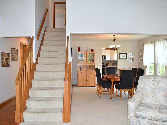 5th image of 7721 Stonehill Dr