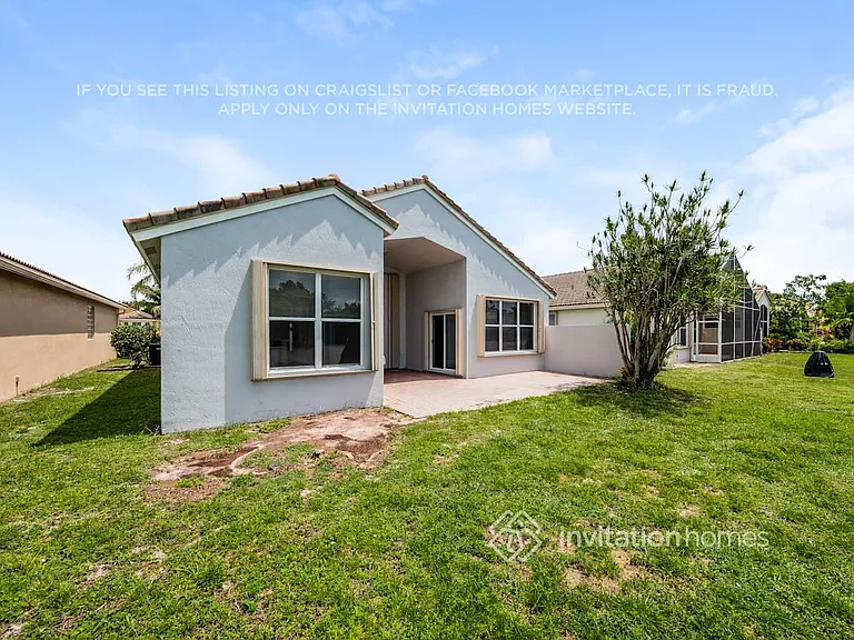 9496 Lago Dr — Photo 15