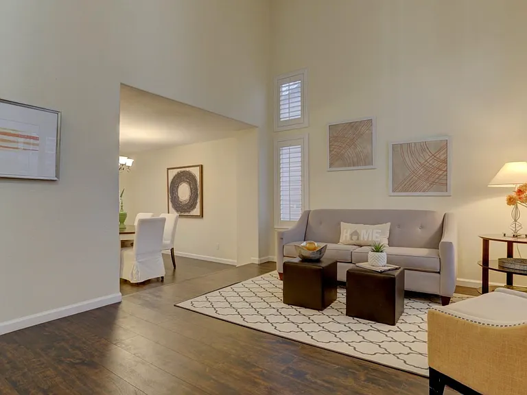 541 Pitkin Way — Photo 4