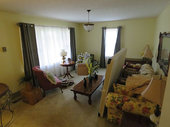 3rd image of 195 Stone Ln