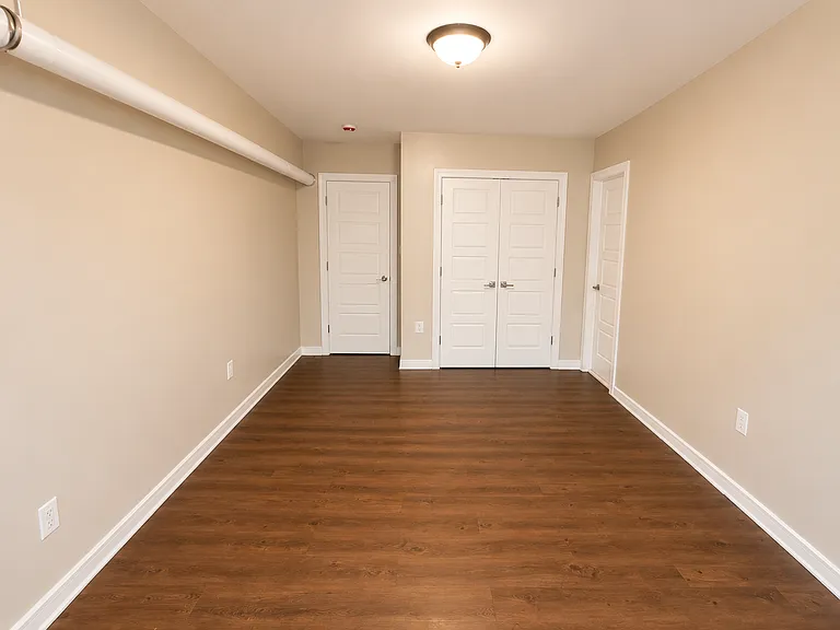 4 Carnegie Ave #BASEMENT — Photo 11