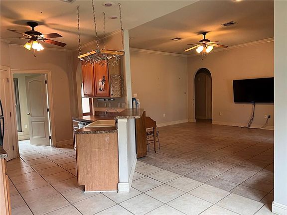 5th image of 322 Turnwood Dr