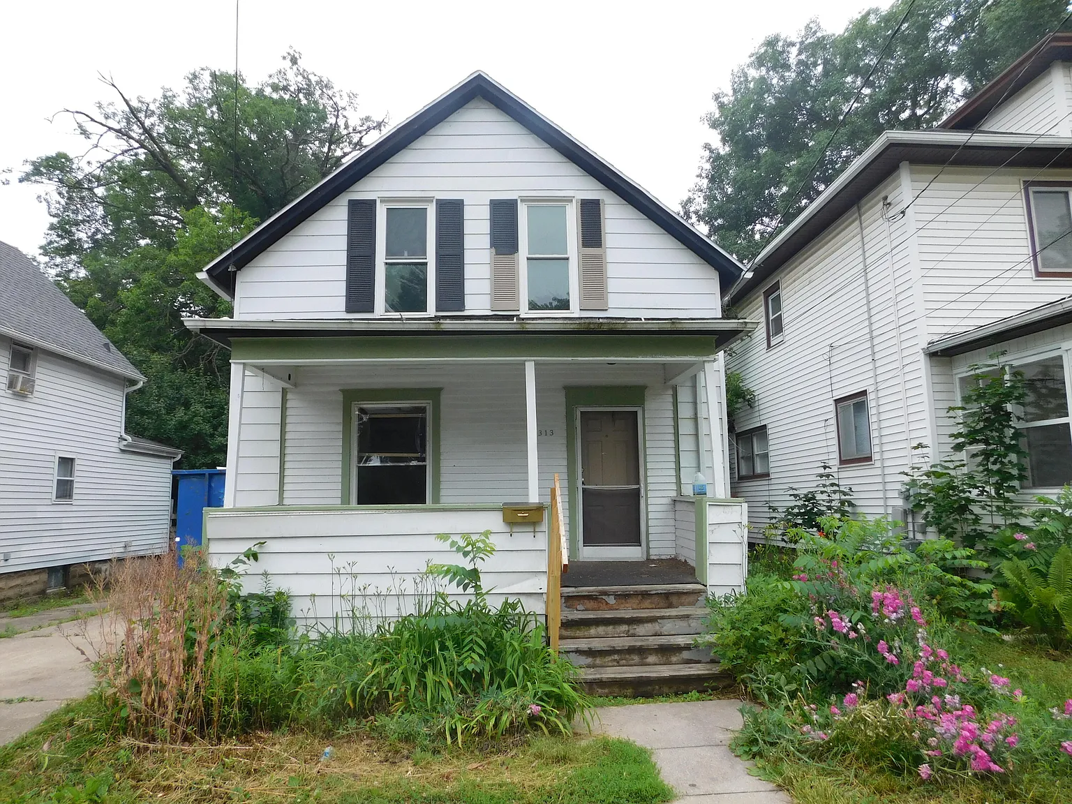 313 Smith Ave photo 1