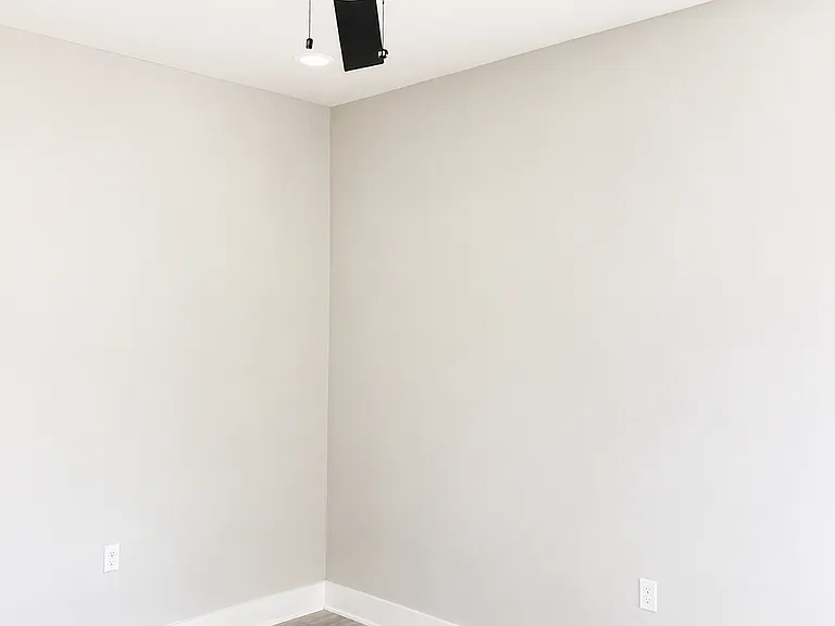 2645 Stanley Ave — Photo 9