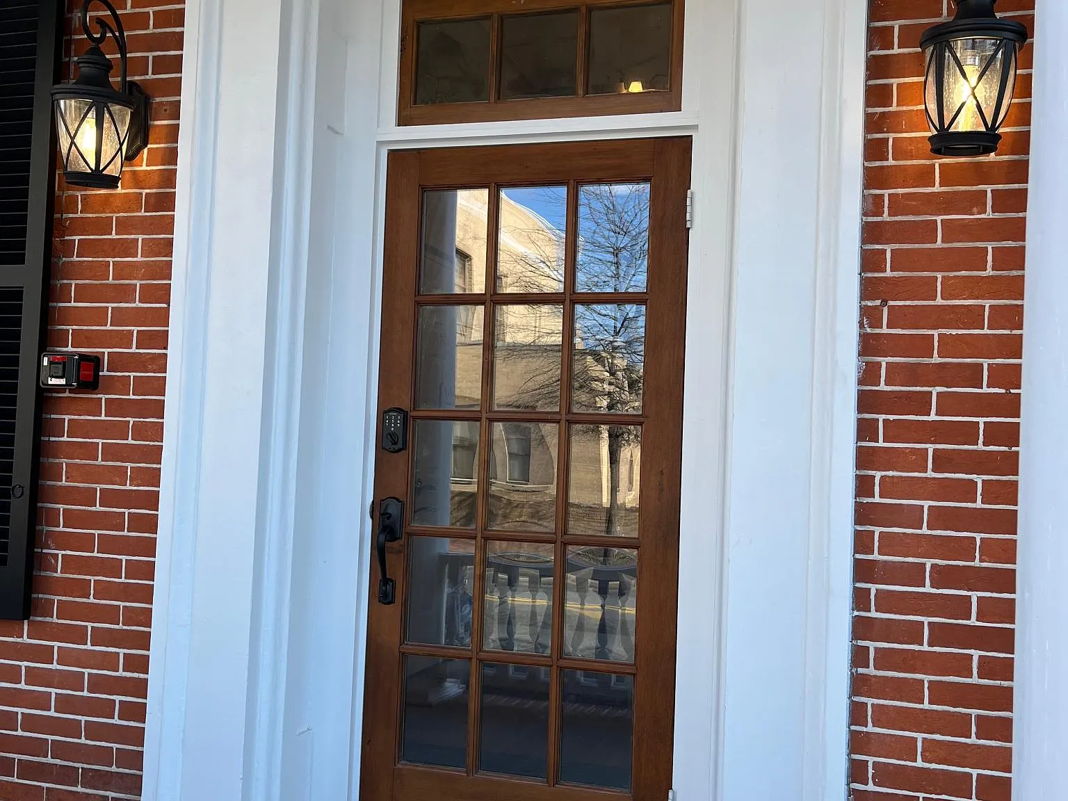 2 bed, 820 sqft, $1,800 — Photo 2