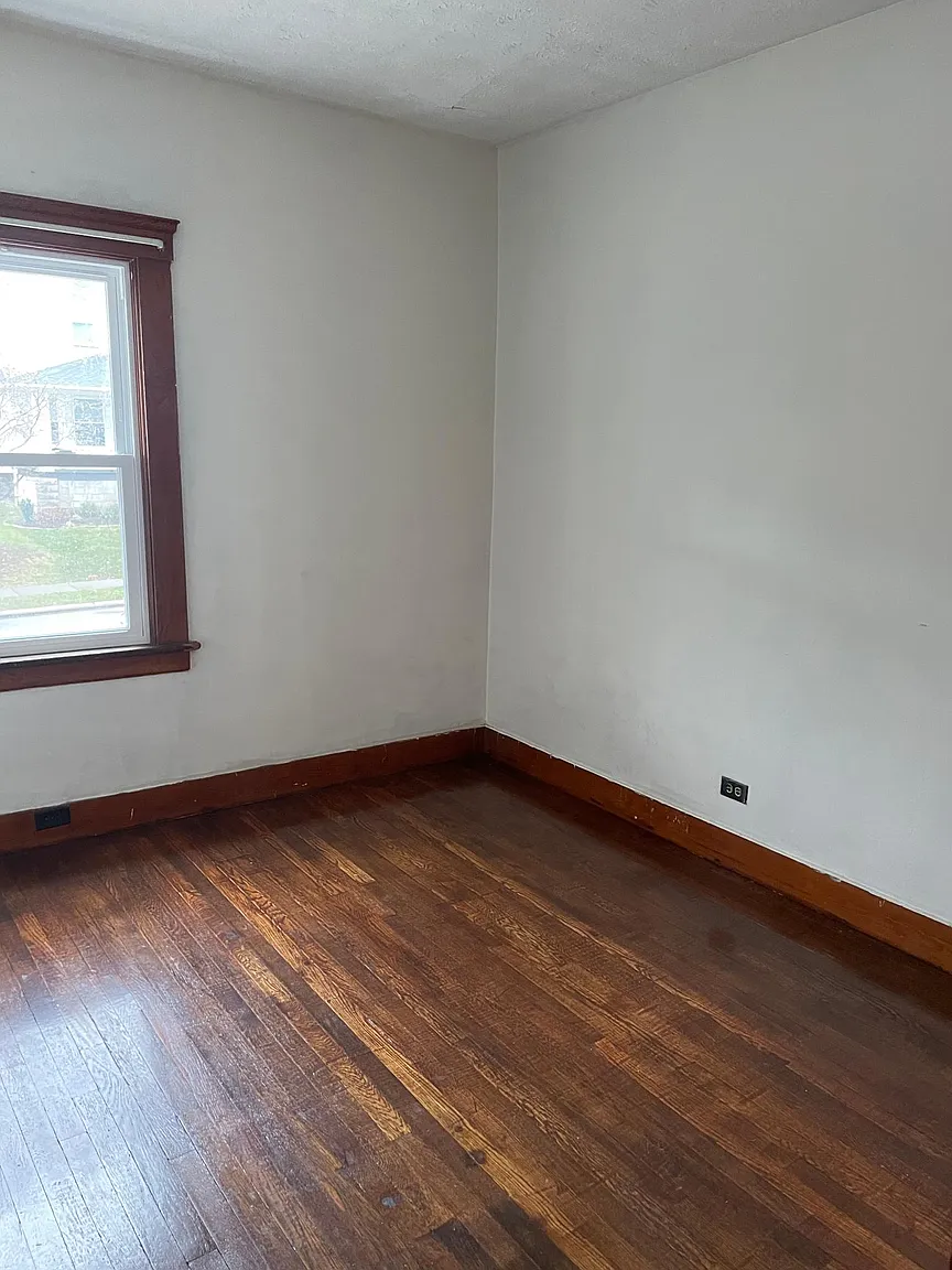 1514 Hopkins Ave photo 1