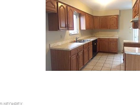 5th image of 1821 E 298th St