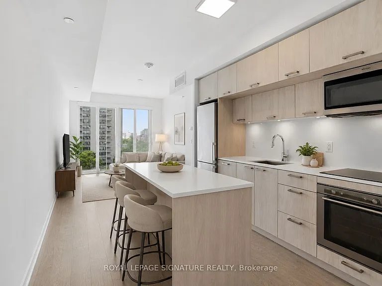 50 McCaul St #917 — Photo 1