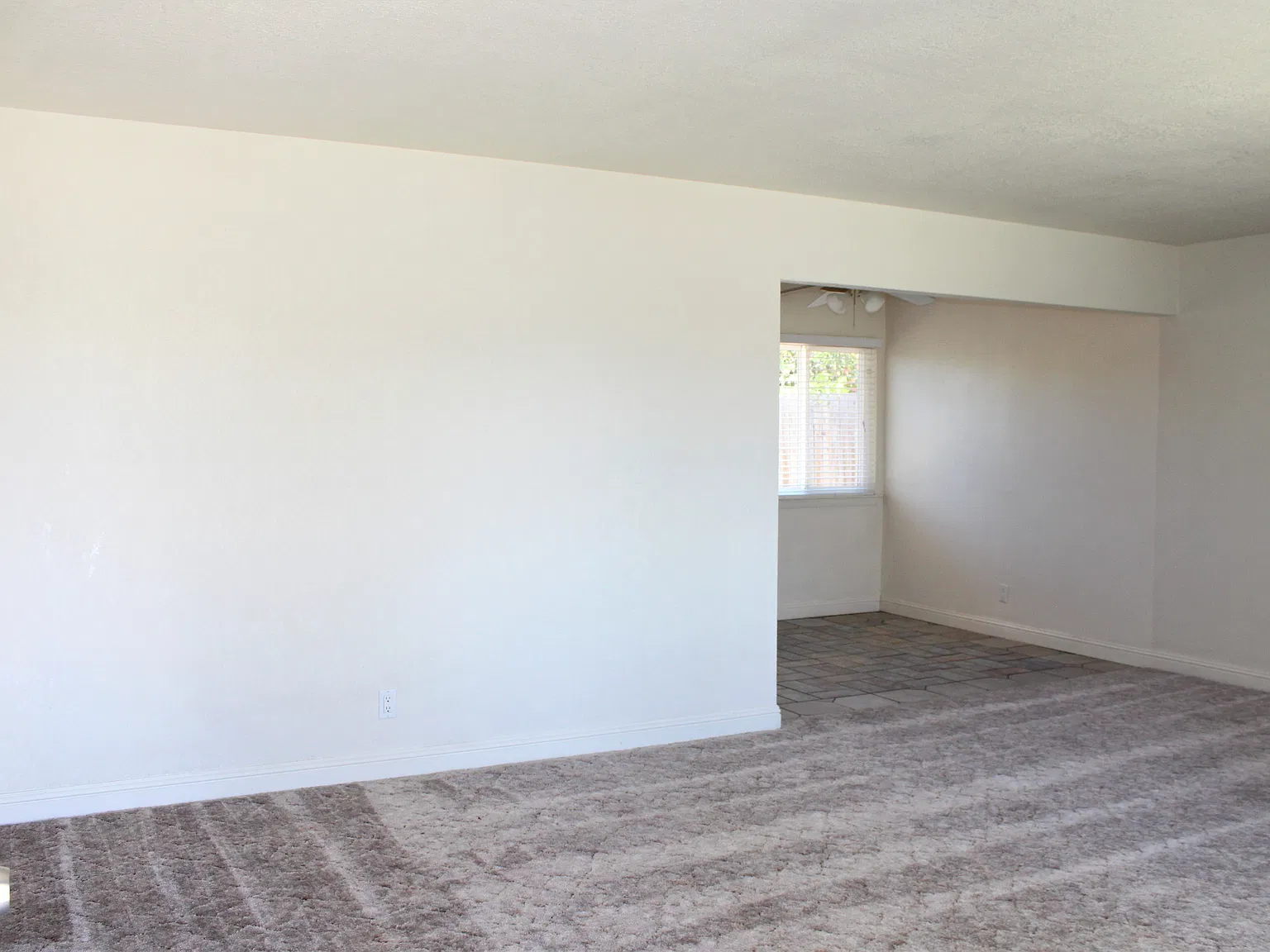 3 bed, 2.0 bath, 1090 sqft, $2,800 — Photo 2