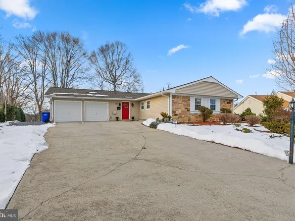 1314 Palm Ln, Bowie, MD 20716