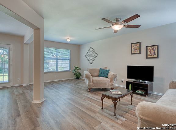 4th image of 9723 Charline Ln