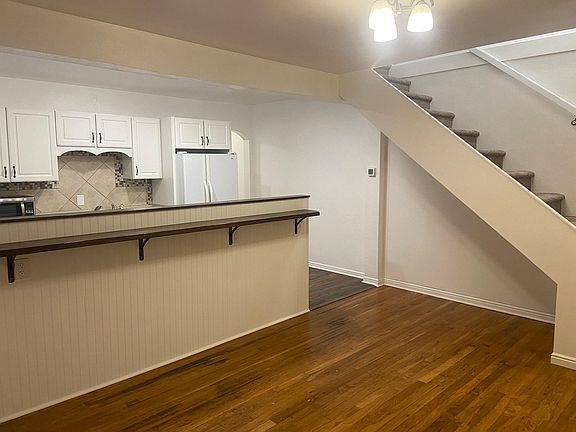5th image of 826 E Hudson Ave Unit A