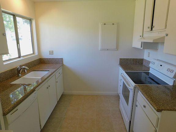 5th image of 2530 Price Dr