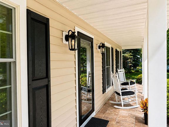 5th image of 41 Hibiscus Ln