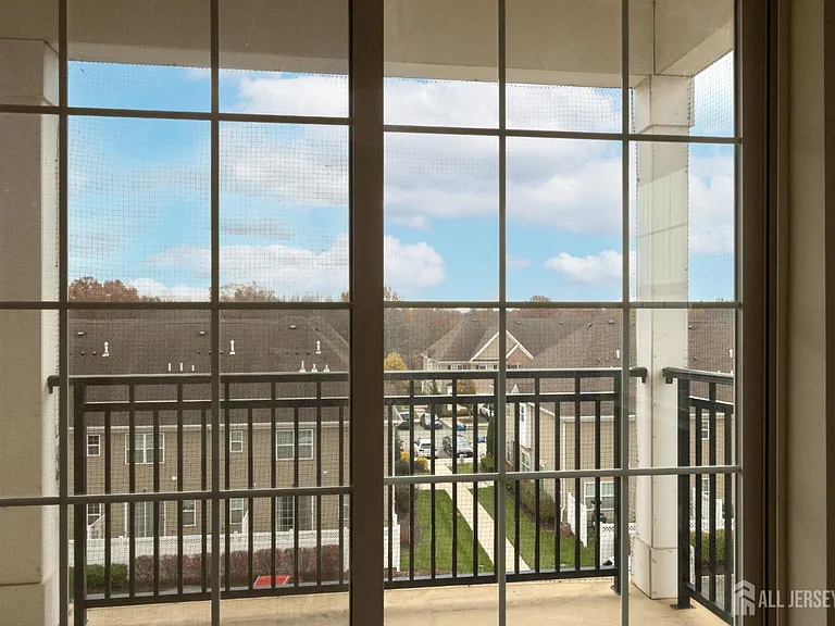 541 E Celebration Way — Photo 18