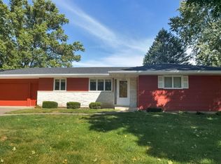 999 Glendale Park Dr, Hampton, IA 50441
