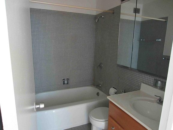 5th image of 3600 N Lake Shore Dr APT 604