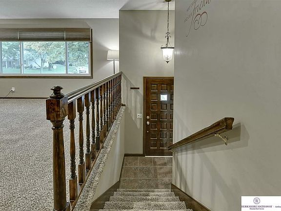 3rd image of 5423 S 146th St