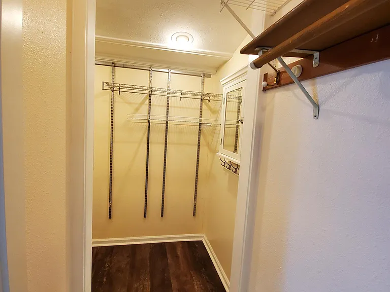 14290 SW Hall Blvd — Photo 13