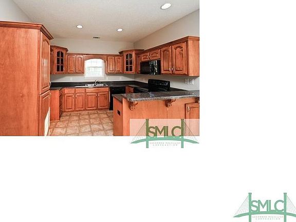 5th image of 119 Water Oak Way