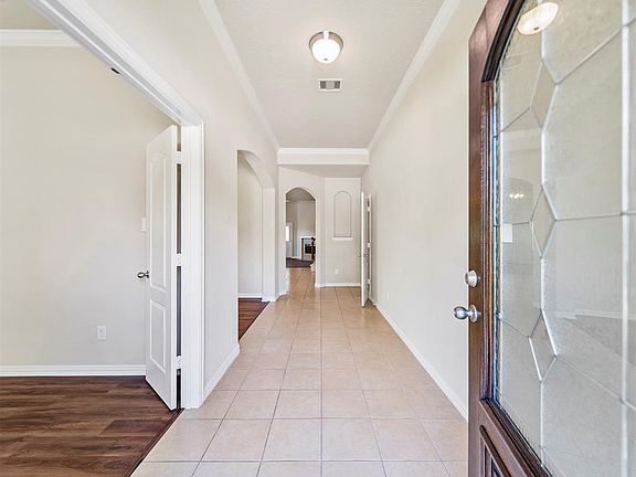 5th image of 11042 Heartland Grove Dr