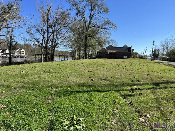 12482 Bayou Terrace Dr, Saint Amant, LA 70774