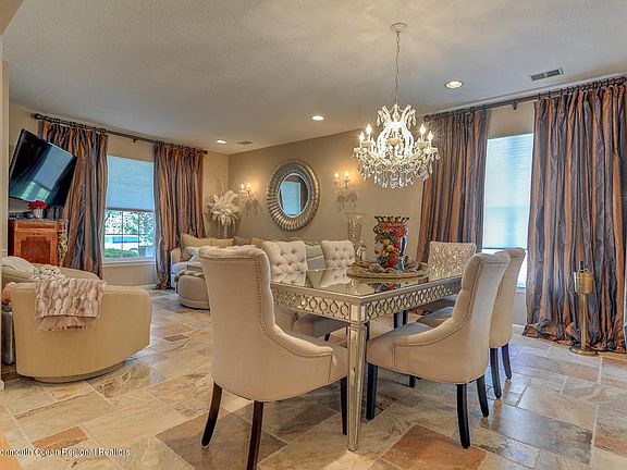 3rd image of 20 Spring Meadow Dr
