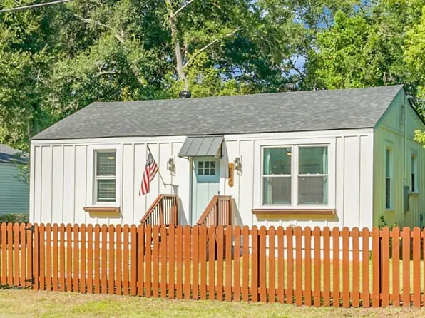 2650 Madden Dr, North Charleston, SC 29405