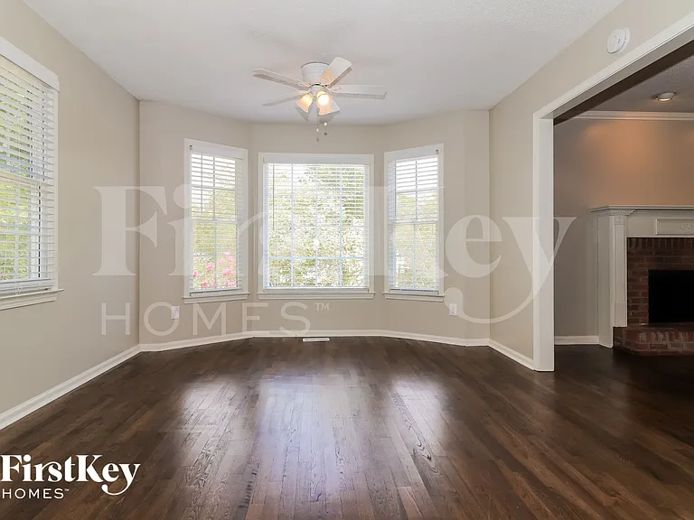 42 Appleton Way — Photo 3