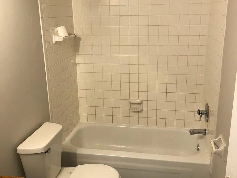 588 Holly Ct S — Photo 10