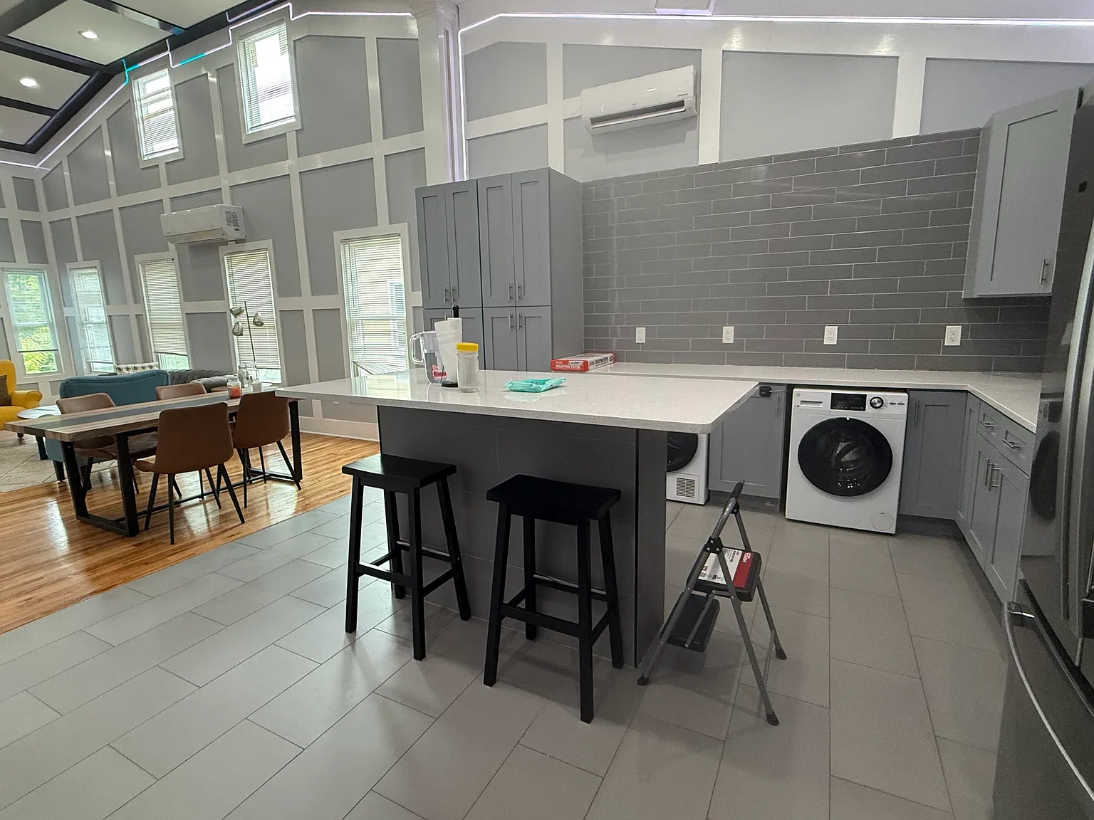 1 bed, 1100 sqft, $1,300 — Photo 2